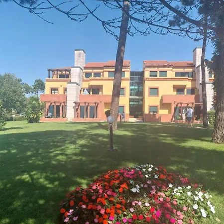Be Local - In With Pool Access Apartamento *