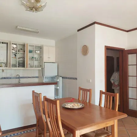 Apartment Be Local - In With Pool Access