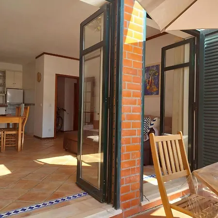 Be Local - In With Pool Access Apartamento *