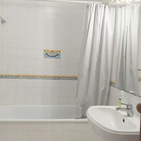 Be Local - In With Pool Access Apartamento *