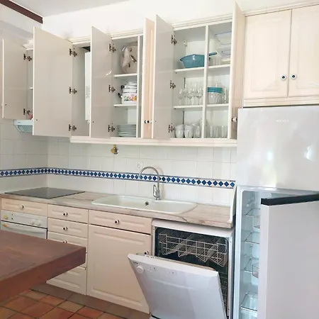 Apartment Be Local - In With Pool Access